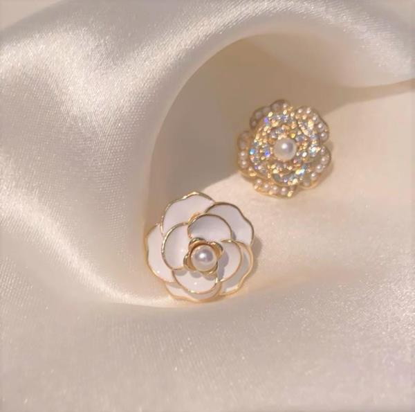 Retro Camellia Flower Pearl Studs