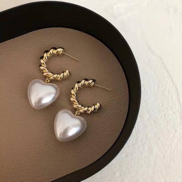 Retro White Heart Pearl Long Dangle Earrings