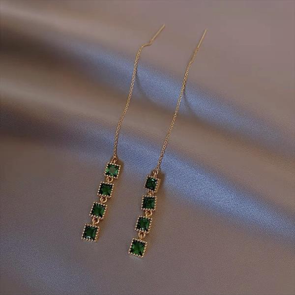 Retro Green Tassel Chain Pendant Earrings