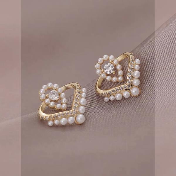 Love Heart Pearl Studs