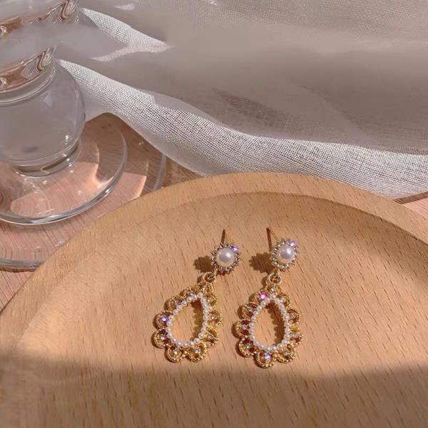 Love Oval Flower Pearl Dangle Earrings