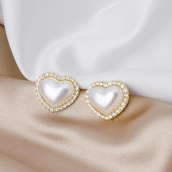 Shiny White Pearl Heart Studs