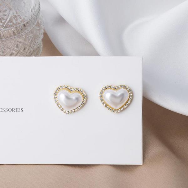 Shiny White Pearl Heart Studs