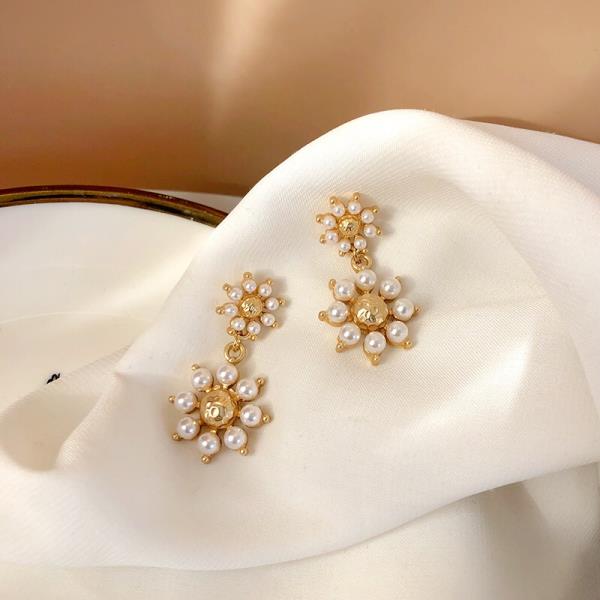 Pearl Double Daisy Flower Dangle Earrings