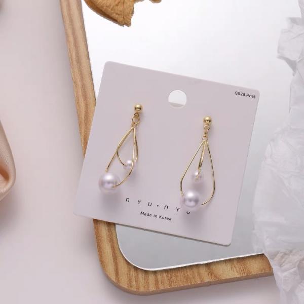 White Waterdrop Pearl Gold Chain Earrings