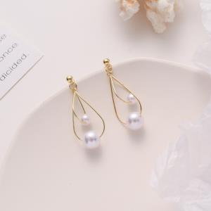 White Waterdrop Pearl Gold Chain Earrings