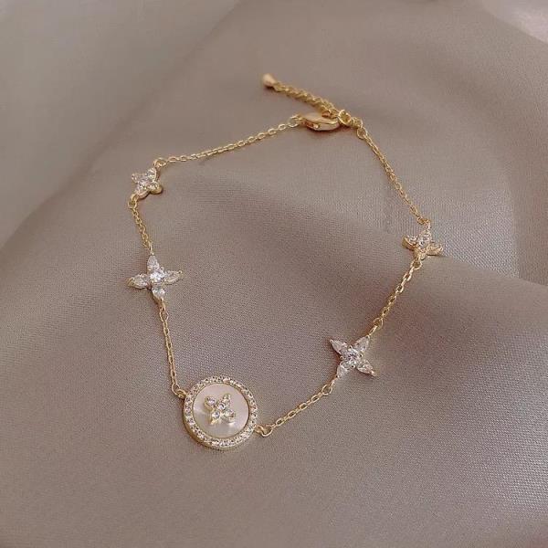 Shiny Gold Plated Rhinestone Star Bracelet