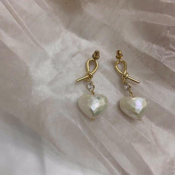 Sweet White Heart Pearl Bow Dangle Earrings