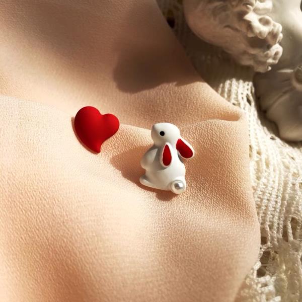 Cute Cartoon Rabbit Heart Studs