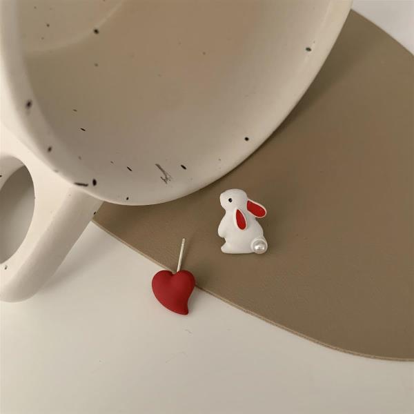 Cute Cartoon Rabbit Heart Studs