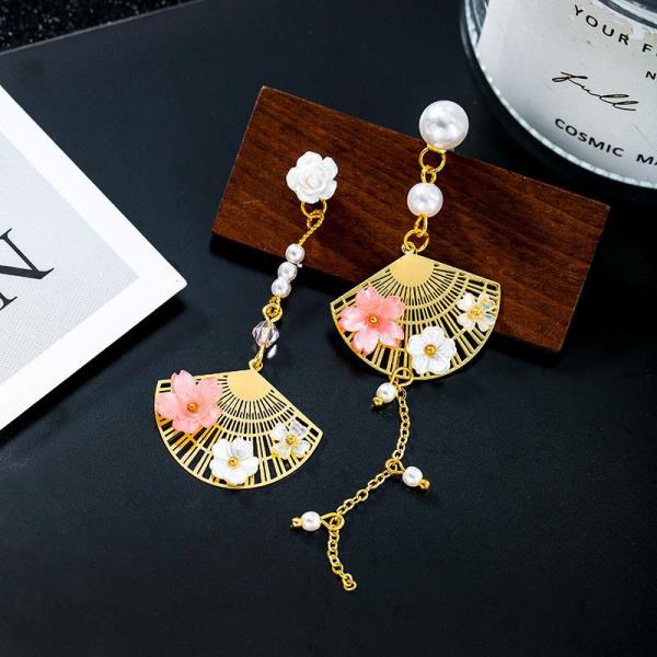 Peach Blossom Hollow Fan Pearl Tassel Earrings