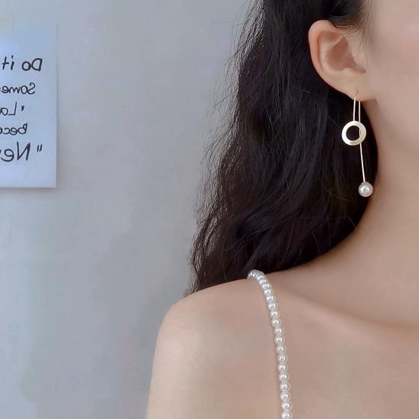 Simple Geometric Pearl Dangle Earrings