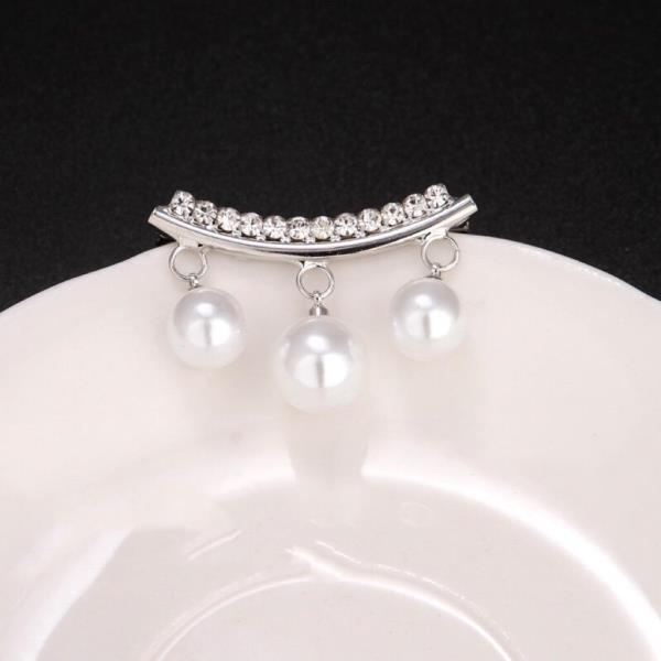 Shiny Crystal Triple Pendant Pearl Brooch