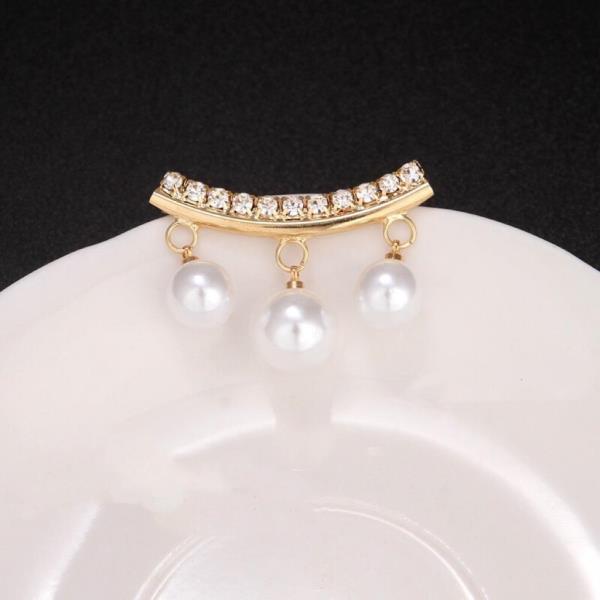 Shiny Crystal Triple Pendant Pearl Brooch