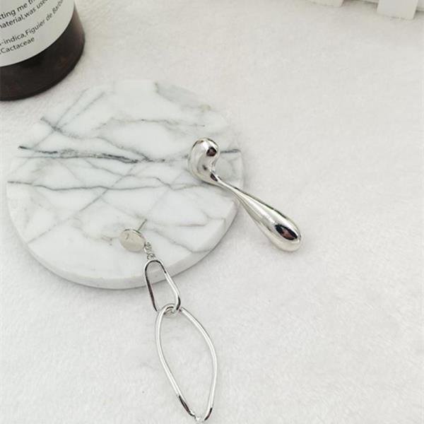 Modern Metal Asymmetry Dangle Earrings