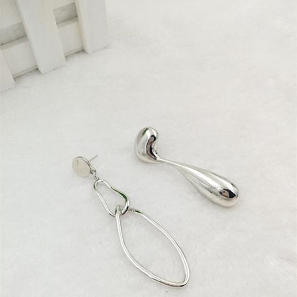 Modern Metal Asymmetry Dangle Earrings