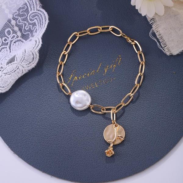 Retro Baroque White Pearl Flower Bracelet