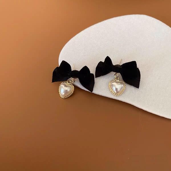 Retro Vintage Bow White Pearl Pendant Earrings