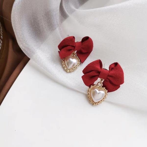 Retro Vintage Bow White Pearl Pendant Earrings