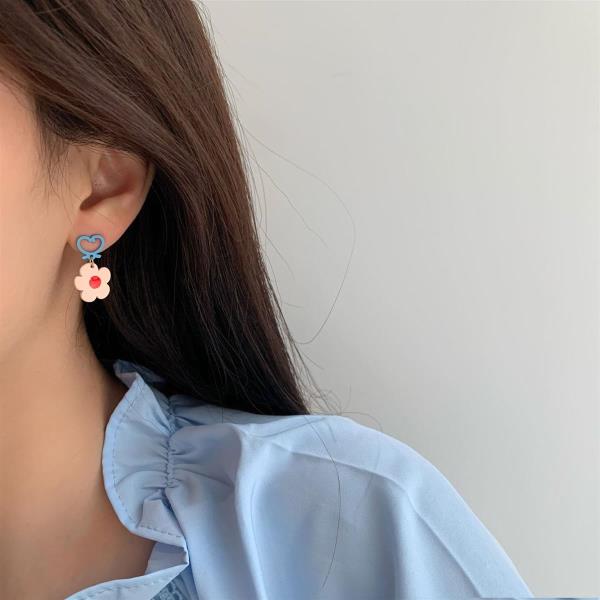 Cartoon Flower Bear Asymmetry Dangle Earrings