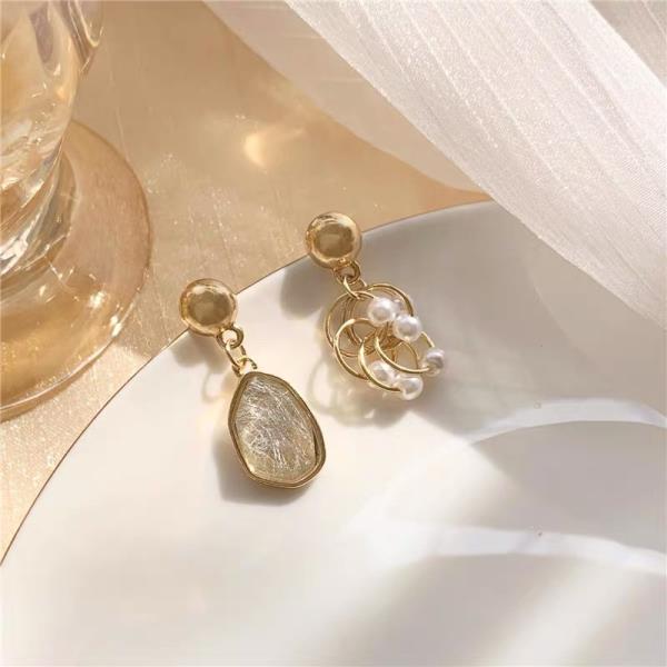 Asymmetry Pearl Crystal Dangle Earrings