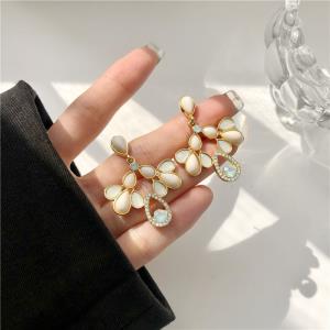 7 Pairs Silver Flower Pearl Studs Set