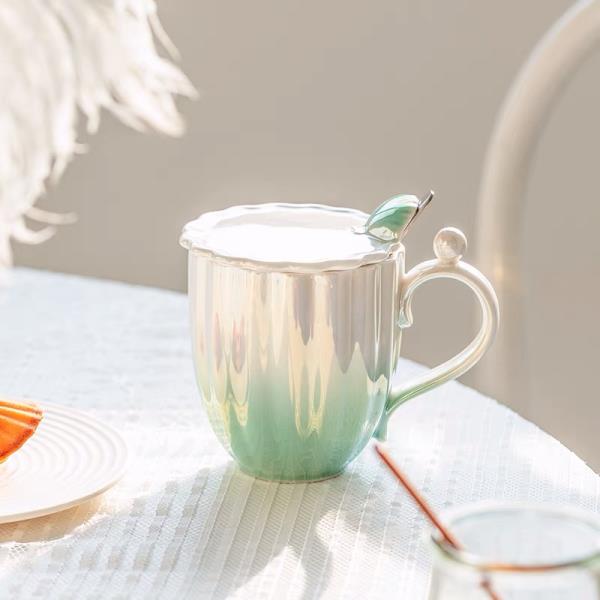 Pearl Gradual Colour Shell Stripes Mug With Spoon