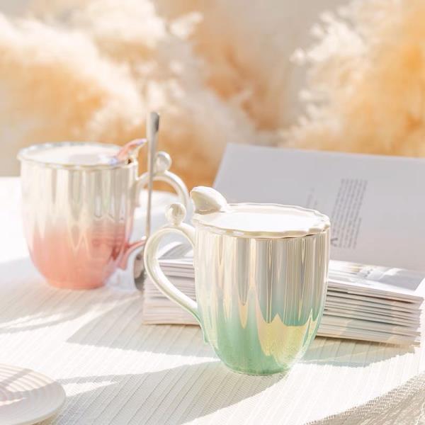 Pearl Gradual Colour Shell Stripes Mug With Spoon