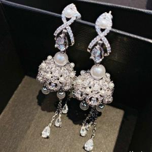 Retro Luxury 18K Platinum White Pearl Zircon Earrings