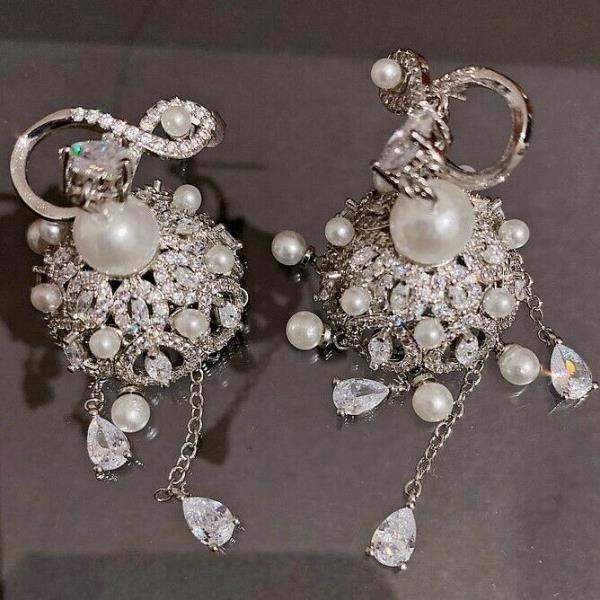 Retro Luxury 18K Platinum White Pearl Zircon Earrings