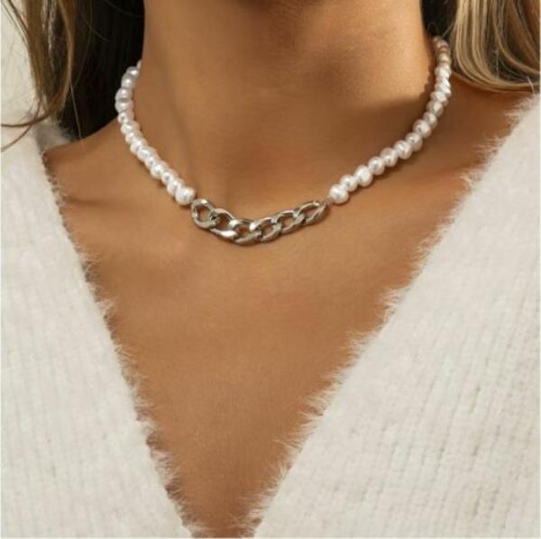 Retro Vintage Chic White Pearl Chain Clavicle Necklace