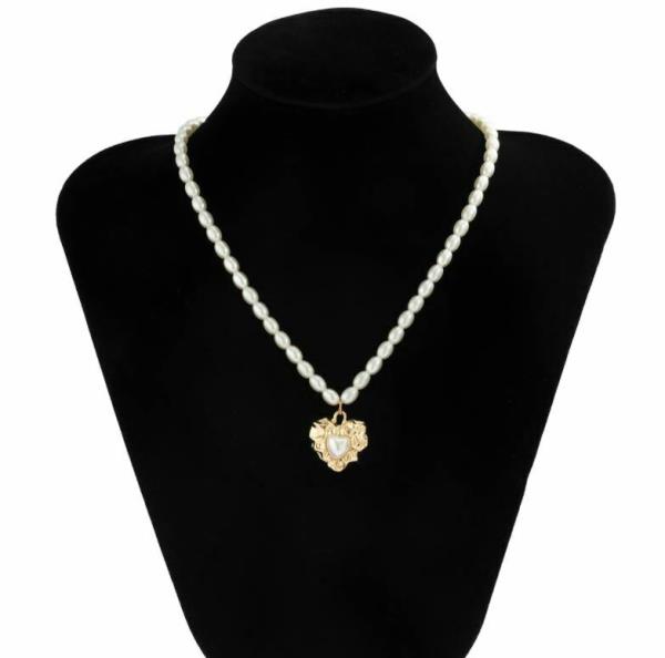 White Pearl Gold Heart Necklace