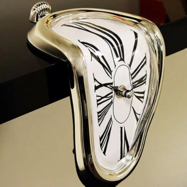 Retro Vintage Melting Silent Decoration Clock