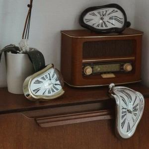 12 Inch Retro Vintage Round Wooden Lounge Wall Silent Clock