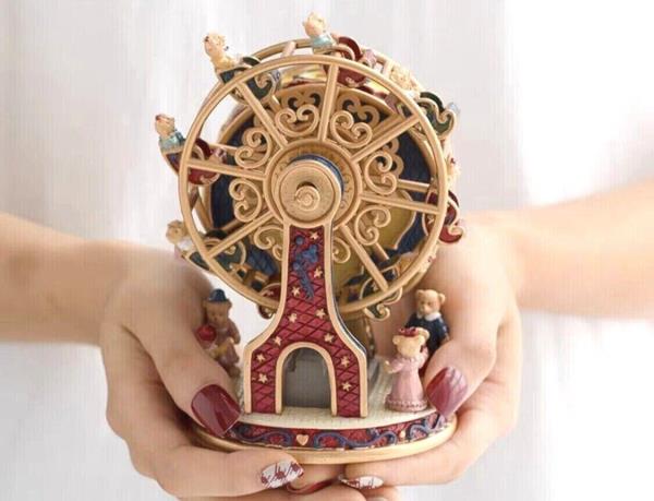 Retro Vintage Ferris Wheel Bear Rotate Music Box