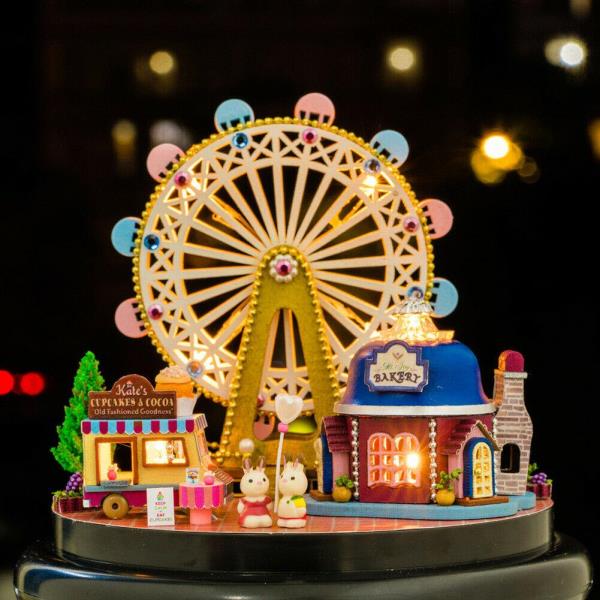 Cutebee Ferris Wheel DIY Miniature Dollhouse