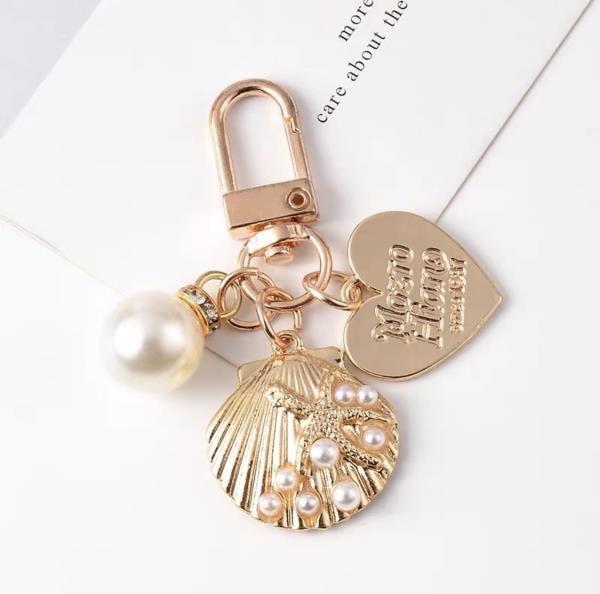 Gold Pearl Heart Shell Keyring