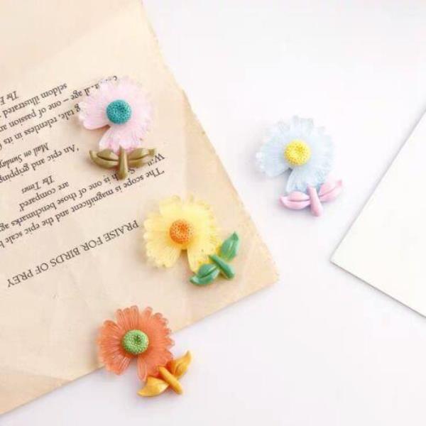 3 Fashion Daisy Flower Corsage Brooches