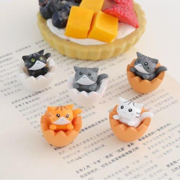 5 Cartoon Egg Cat PVC Sculpture Ornaments