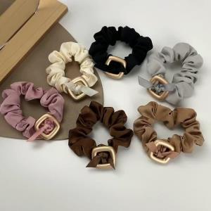 Retro Square Diamond Pearl Scrunchy