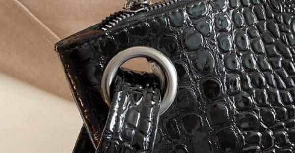 Crocodile Pattern Leather Clutch Handbag