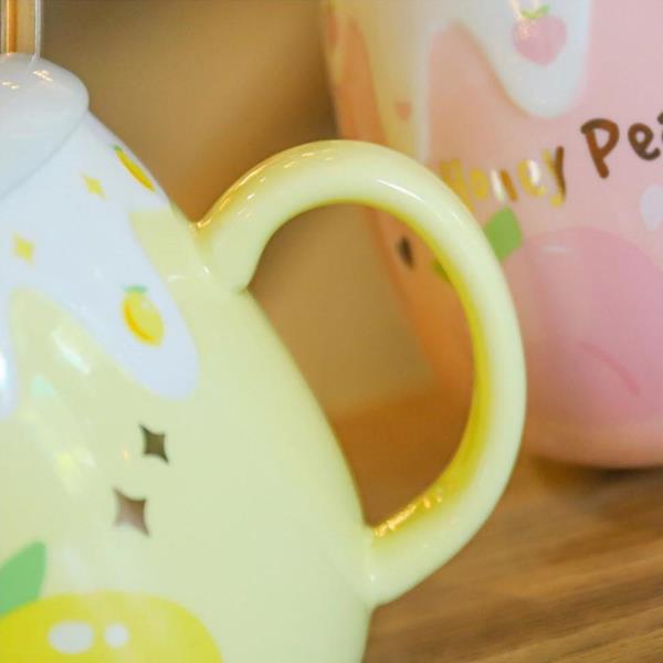 Cute 3D Fruit Ceramic Drink Mug With Spoon