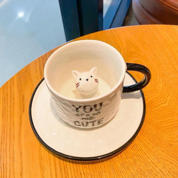 3D Cat Figurine Decorated Ceramic Cup With Plate