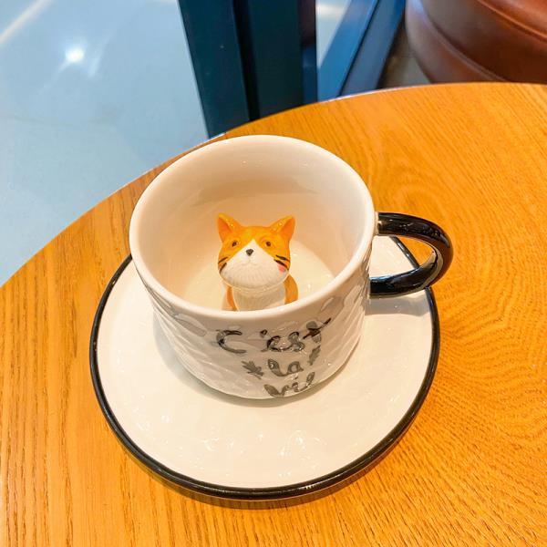 3D Cat Figurine Decorated Ceramic Cup With Plate