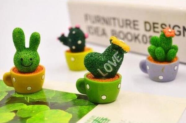 4 Cartoon Resin Cactus Fridge Magnets