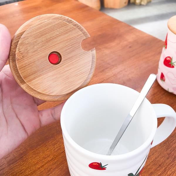 Strawberry Peach Ceramic Mug With Wooden Lid