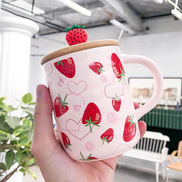 Strawberry Peach Ceramic Mug With Wooden Lid