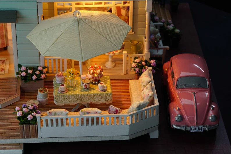 Cute Room DIY Queenstown Suburban Music Miniature Dollhouse