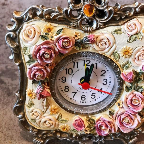 Retro Resin Crystal Flower Square Alarm Clock