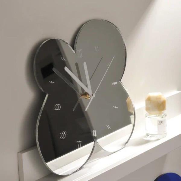 Nordic Luxury Acrylic Modern Scale Mirror Silent Wall Clock